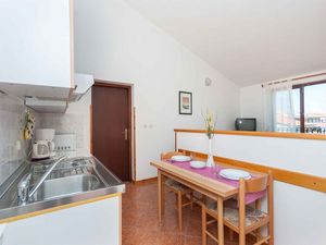 23958769-Ferienwohnung-2-Rovinj-300x225-5