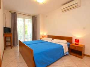 23777892-Ferienwohnung-4-Rovinj-300x225-1