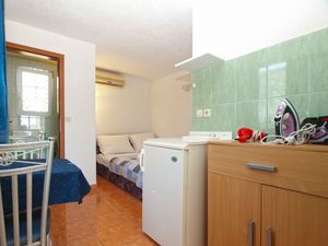 23777899-Ferienwohnung-2-Rovinj-300x225-3