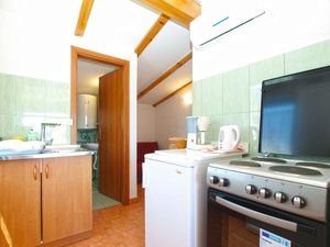 23777899-Ferienwohnung-2-Rovinj-300x225-5