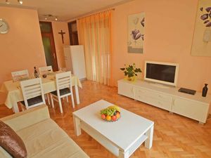 23777893-Ferienwohnung-4-Rovinj-300x225-4