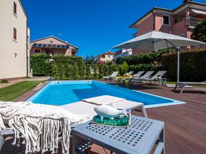 23924416-Ferienwohnung-6-Rovinj-300x225-2