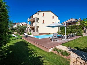 23924416-Ferienwohnung-6-Rovinj-300x225-3