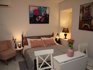 23383509-Ferienwohnung-2-Rovinj-300x225-2