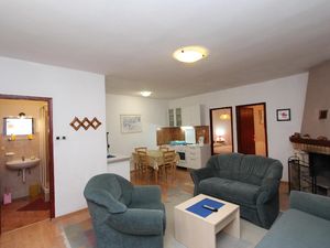 22449079-Ferienwohnung-6-Rovinj-300x225-2