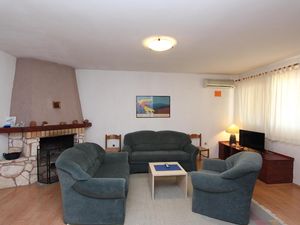 22449079-Ferienwohnung-6-Rovinj-300x225-3