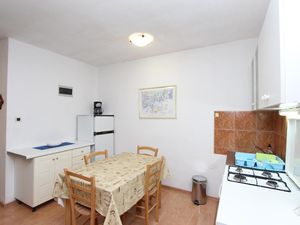 22449079-Ferienwohnung-6-Rovinj-300x225-5