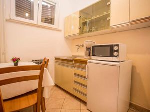 23961578-Ferienwohnung-2-Rovinj-300x225-1