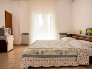 23961578-Ferienwohnung-2-Rovinj-300x225-3