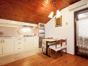 19285245-Ferienwohnung-0-Rovinj-300x225-2