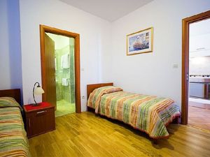 19285244-Ferienwohnung-0-Rovinj-300x225-1