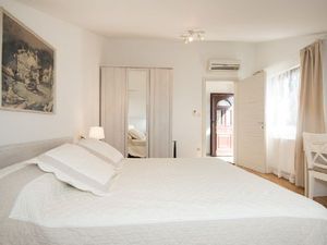 19285253-Ferienwohnung-0-Rovinj-300x225-2