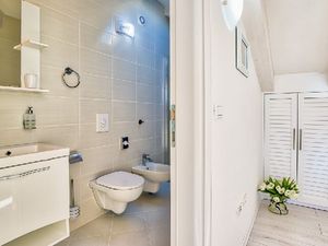 19308095-Ferienwohnung-0-Rovinj-300x225-1