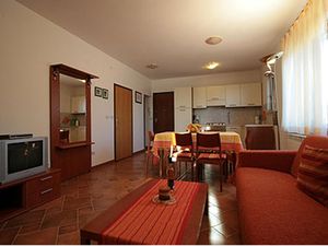 23946273-Ferienwohnung-6-Rovinj-300x225-0