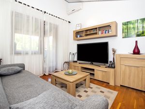 23941411-Ferienwohnung-3-Rovinj-300x225-5