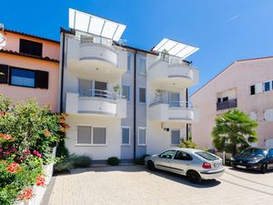 23941450-Ferienwohnung-4-Rovinj-300x225-2