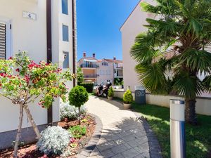 23941450-Ferienwohnung-4-Rovinj-300x225-5