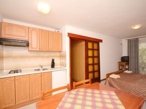 23941489-Ferienwohnung-4-Rovinj-300x225-5