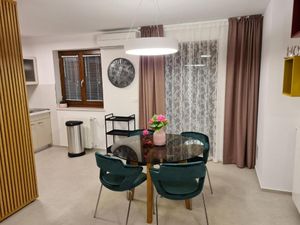 23941533-Ferienwohnung-4-Rovinj-300x225-5