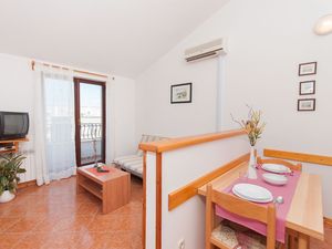 23941578-Ferienwohnung-2-Rovinj-300x225-5