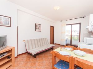 23941579-Ferienwohnung-2-Rovinj-300x225-5