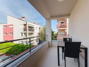 23942820-Ferienwohnung-4-Rovinj-300x225-1