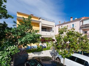 23942820-Ferienwohnung-4-Rovinj-300x225-3