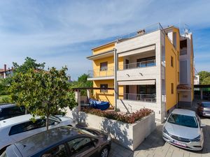 23942820-Ferienwohnung-4-Rovinj-300x225-5