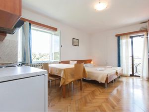 23733320-Ferienwohnung-3-Rovinj-300x225-1