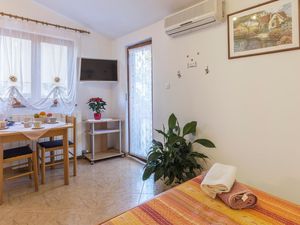 23748895-Ferienwohnung-4-Rovinj-300x225-2