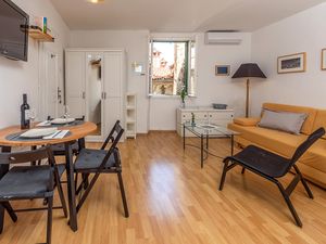 23755091-Ferienwohnung-2-Rovinj-300x225-2