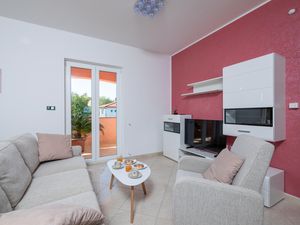 24000931-Ferienwohnung-4-Rovinj-300x225-2