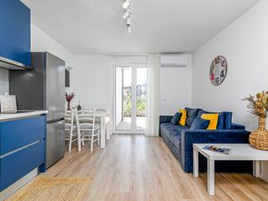 24001860-Ferienwohnung-4-Rovinj-300x225-2