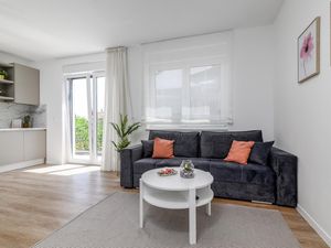 24001865-Ferienwohnung-3-Rovinj-300x225-3