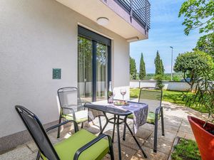 24001866-Ferienwohnung-3-Rovinj-300x225-1