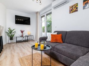 24001866-Ferienwohnung-3-Rovinj-300x225-2