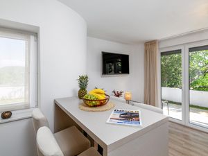 24001866-Ferienwohnung-3-Rovinj-300x225-4