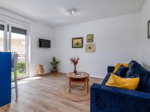 24001869-Ferienwohnung-3-Rovinj-300x225-2