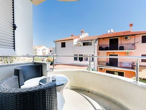 23941447-Ferienwohnung-3-Rovinj-300x225-4