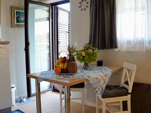 23748866-Ferienwohnung-2-Rovinj-300x225-3