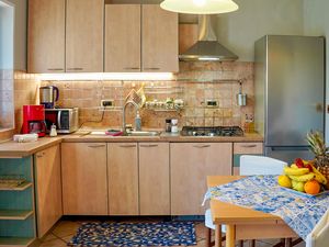 23748869-Ferienwohnung-6-Rovinj-300x225-3