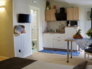 21748515-Ferienwohnung-0-Rovinj-300x225-2