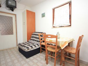 18693941-Ferienwohnung-4-Rovinj-300x225-3