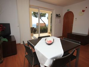 18742022-Ferienwohnung-4-Rovinj-300x225-3