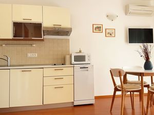 18750465-Ferienwohnung-4-Rovinj-300x225-4