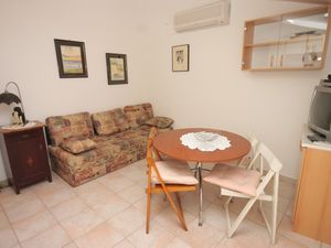 19129171-Ferienwohnung-5-Rovinj-300x225-1