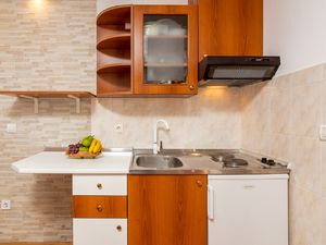 19128240-Ferienwohnung-2-Rovinj-300x225-1