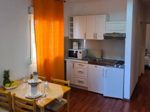 21755691-Ferienwohnung-4-Rovinj-300x225-4