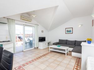 22095087-Ferienwohnung-4-Rovinj-300x225-1