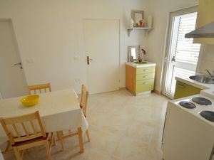 23574223-Ferienwohnung-3-Rovinj-300x225-2